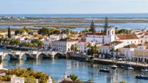 Selling a house in Tavira: who should you choose?
